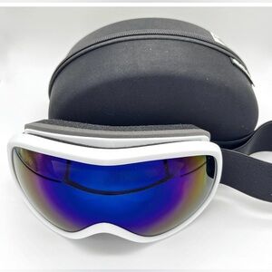 CLEARANCE 
Bollfo Ski Goggles with Soft and Hard Case Included
